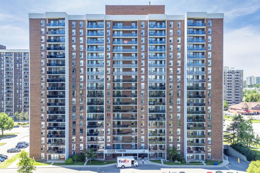 Shaw Towers in Brampton, ON - Building Photo