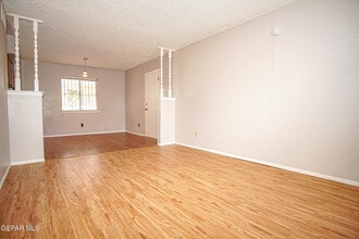 8548 Arboleda Dr in El Paso, TX - Building Photo - Building Photo