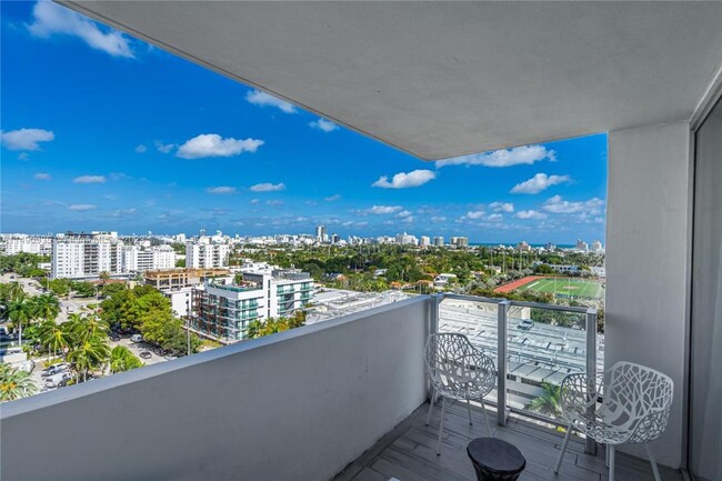 1100 West Ave, Unit 1102 in Miami Beach, FL - Building Photo - Building Photo