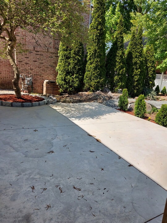 297 Tom Hunter Rd in Fort Lee, NJ - Building Photo