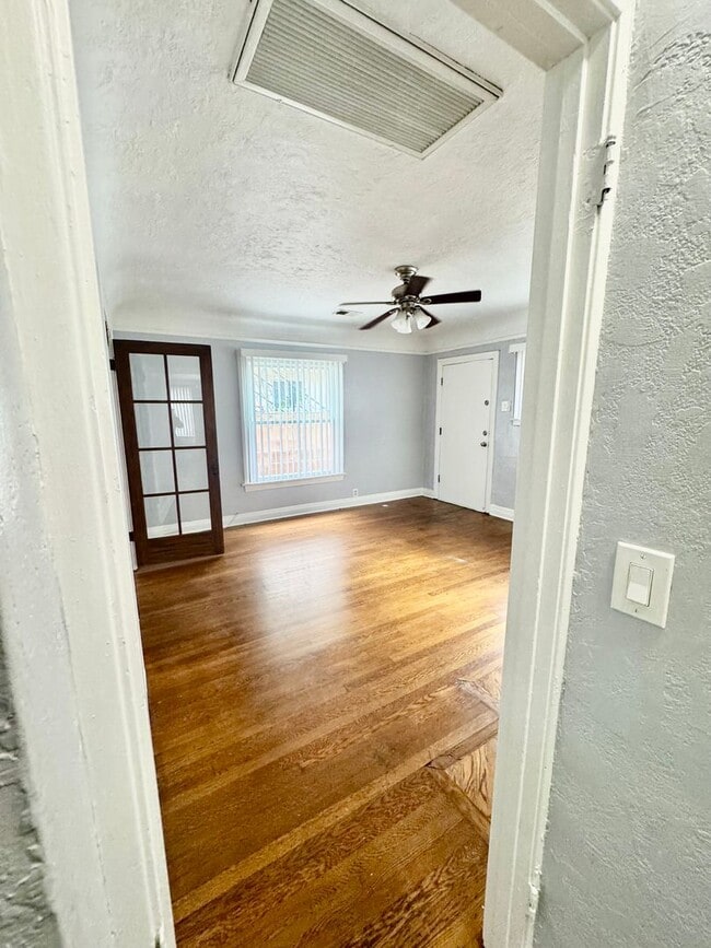 546 W 20th St in Los Angeles, CA - Building Photo - Building Photo