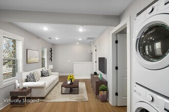 415 11th St NW, Unit 2 in Grand Rapids, MI - Foto de edificio - Building Photo