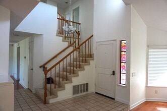 22116 Richford Dr in Lake Forest, CA - Building Photo - Building Photo