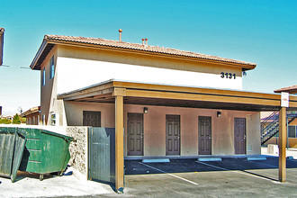 3131 N Walnut Rd in Las Vegas, NV - Building Photo - Building Photo