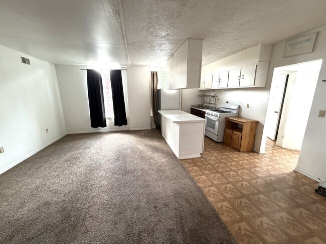 2630 Parade St, Unit 3