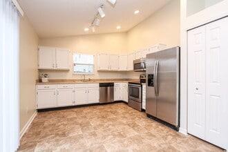 5309 Waterton Lakes Dr in Indianapolis, IN - Building Photo - Building Photo