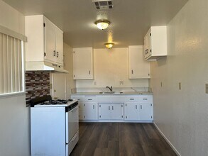 13117 Mohawk Rd in Apple Valley, CA - Building Photo - Building Photo
