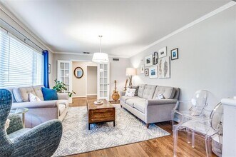 6551 Highgate Ln in Dallas, TX - Building Photo - Building Photo