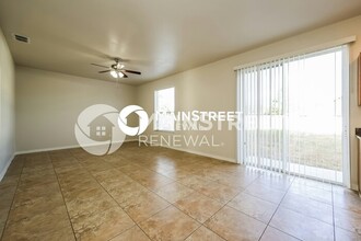 825 Eisenhower Blvd in Lehigh Acres, FL - Building Photo - Building Photo