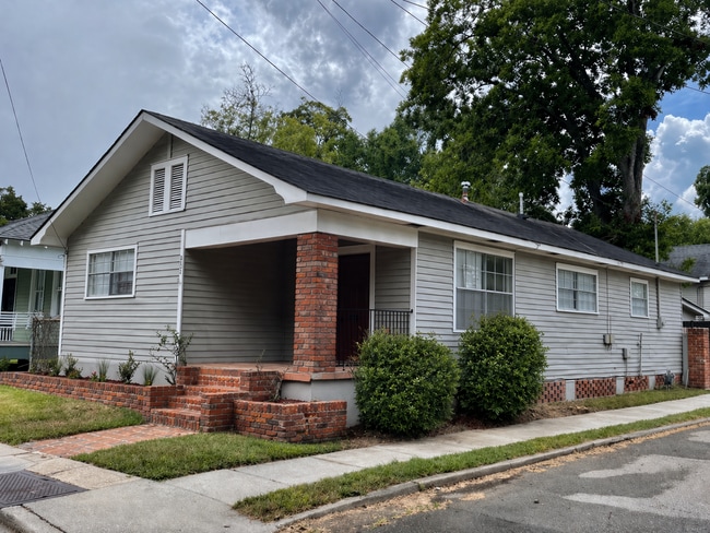 802 S 18th St in Baton Rouge, LA - Building Photo - Building Photo