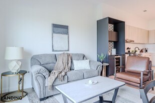 2623 Keene St, Unit 523 in Houston, TX - Building Photo