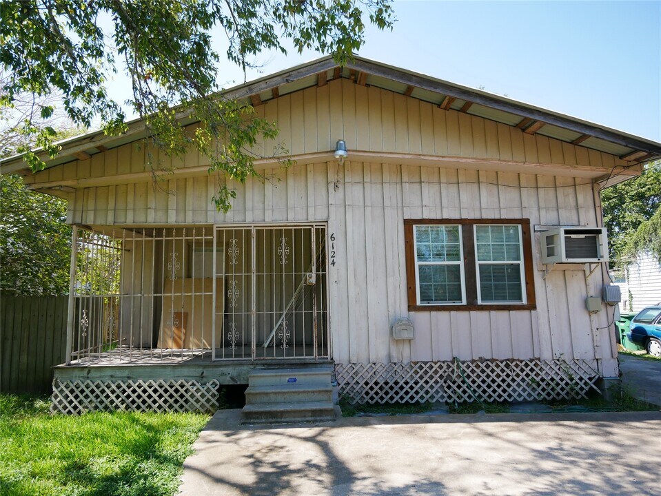 6124 Goforth St in Houston, TX - Building Photo