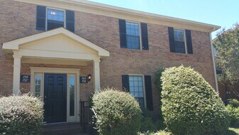 760 Fox Ridge Dr, Unit 760 in Brentwood, TN - Building Photo