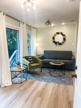 409 E 38th St in Savannah, GA - Building Photo - Building Photo
