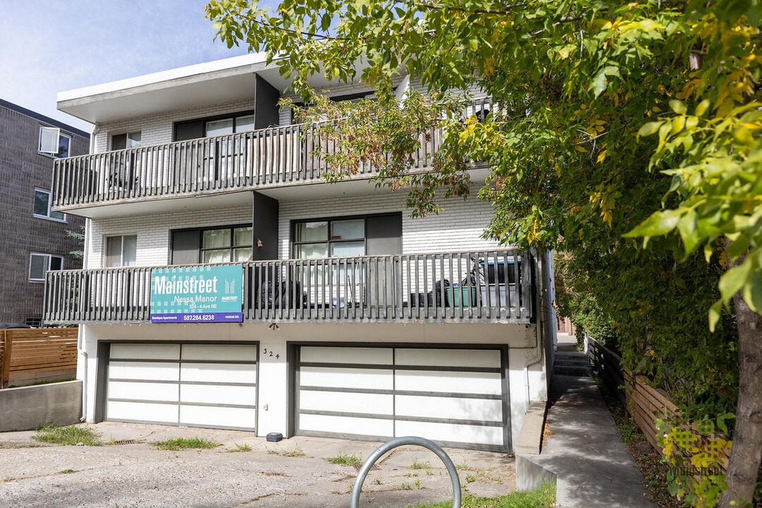Nessa Manor in Calgary, AB - Building Photo