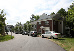 Landings at Winmore Apartments in Chapel Hill, NC - Building Photo - Building Photo