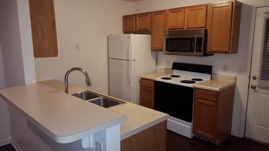 4813-4815-4815 Moniteau in Columbia, MO - Building Photo - Building Photo
