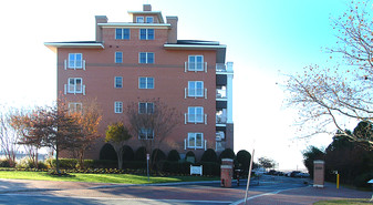 The PierPointe at Freemason Harbour in Norfolk, VA - Building Photo