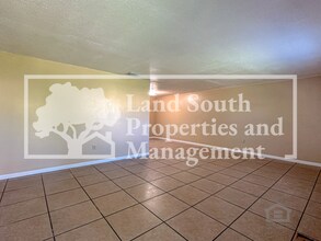 2527 Crystal Lake Acres Dr in Lakeland, FL - Building Photo - Building Photo