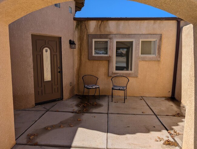 27160 Vista Rd in Helendale, CA - Building Photo - Building Photo