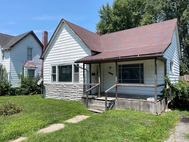 property at 820 E Main St