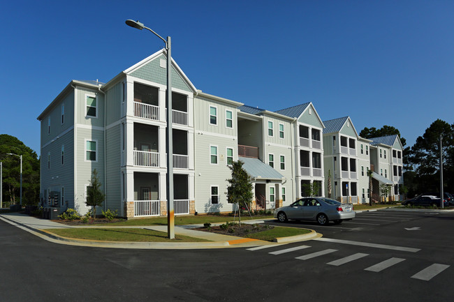 SoundSide Apartments in Fort Walton Beach, FL - Foto de edificio - Building Photo