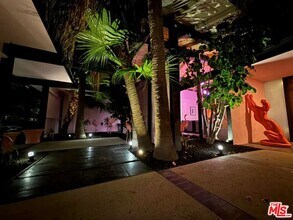 3056 Corda Dr in Los Angeles, CA - Building Photo - Building Photo