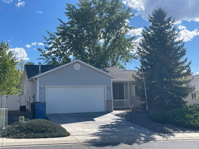 property at 1524 Lower Pasture Rd