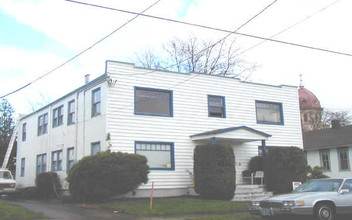 1935 NW Raleigh St in Portland, OR - Building Photo - Building Photo