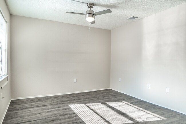 Raven at Park Place in Pinellas Park, FL - Building Photo - Interior Photo
