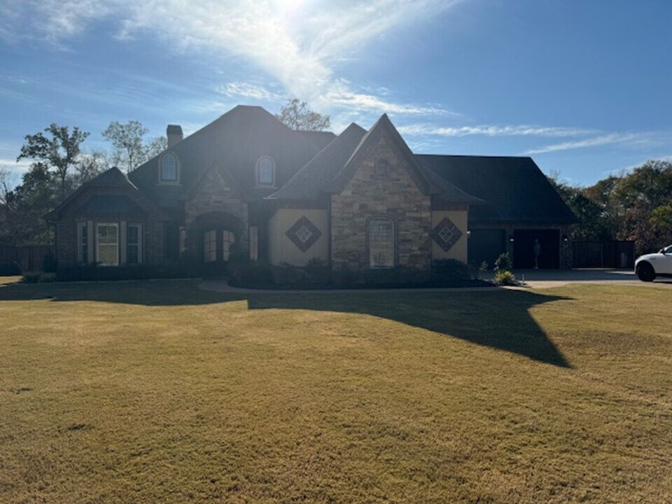 125 Brisbane Dr in Longview, TX - Building Photo