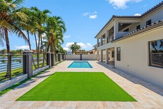 8946 NW 176th Ln in Hialeah, FL - Building Photo - Building Photo