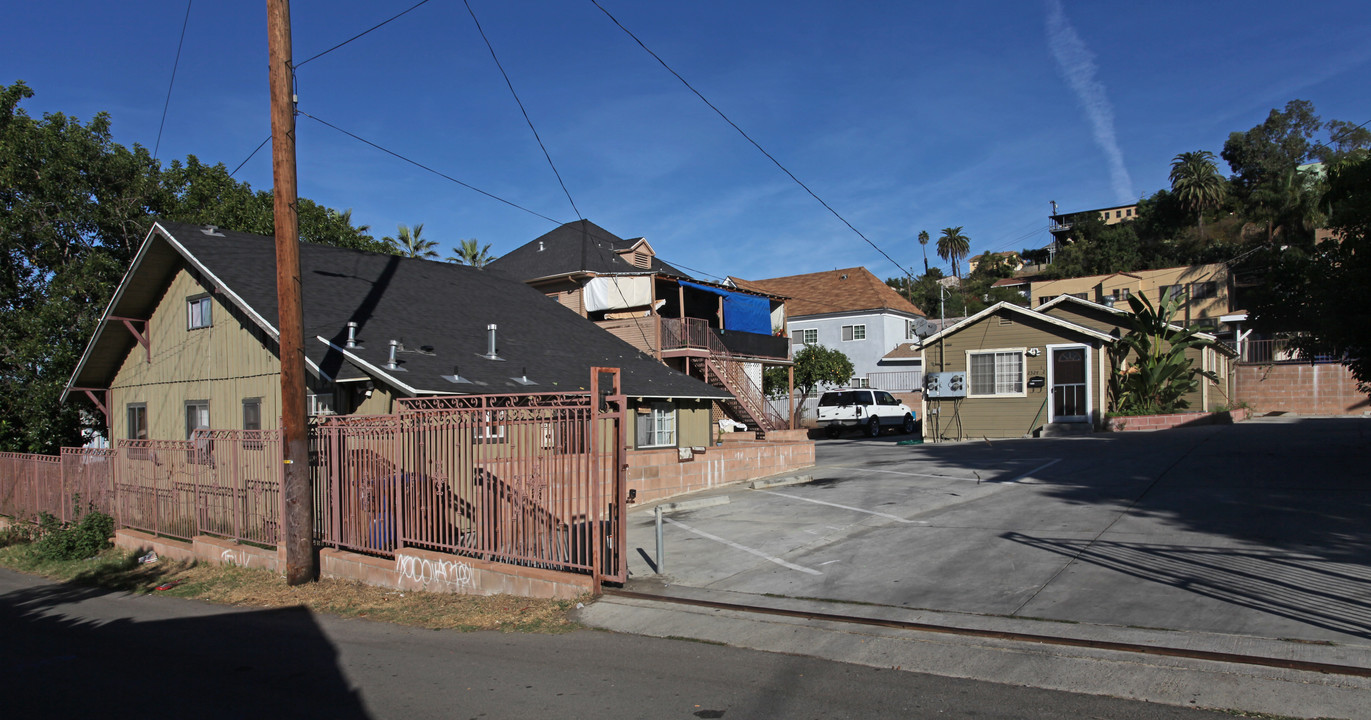 2520 Hancock St in Los Angeles, CA - Building Photo