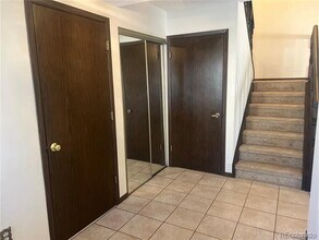 2750 S Heather Gardens Way in Aurora, CO - Building Photo - Building Photo