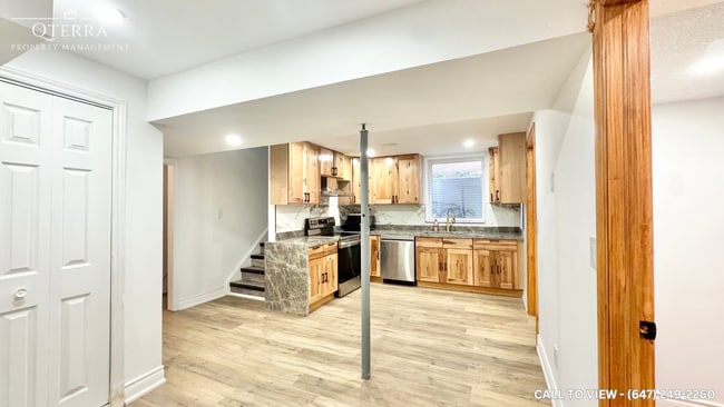 14 Tweedsdale St in Kitchener, ON - Building Photo - Building Photo