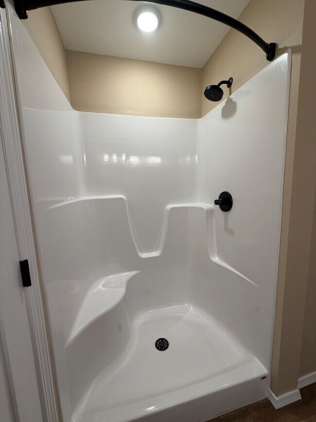 172 Ruby Ln in Hollister, MO - Building Photo - Building Photo