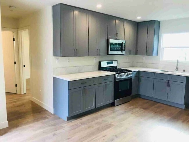 2650 S Rimpau Blvd in Los Angeles, CA - Building Photo - Building Photo