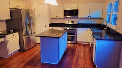 3391 Spindletop Dr NW in Kennesaw, GA - Foto de edificio - Building Photo