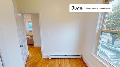Private bedroom in 3 bed/1 bath Home in Boston, MA - Building Photo - Building Photo