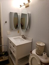 424 Oak St, Unit 227 in Glendale, CA - Building Photo - Building Photo