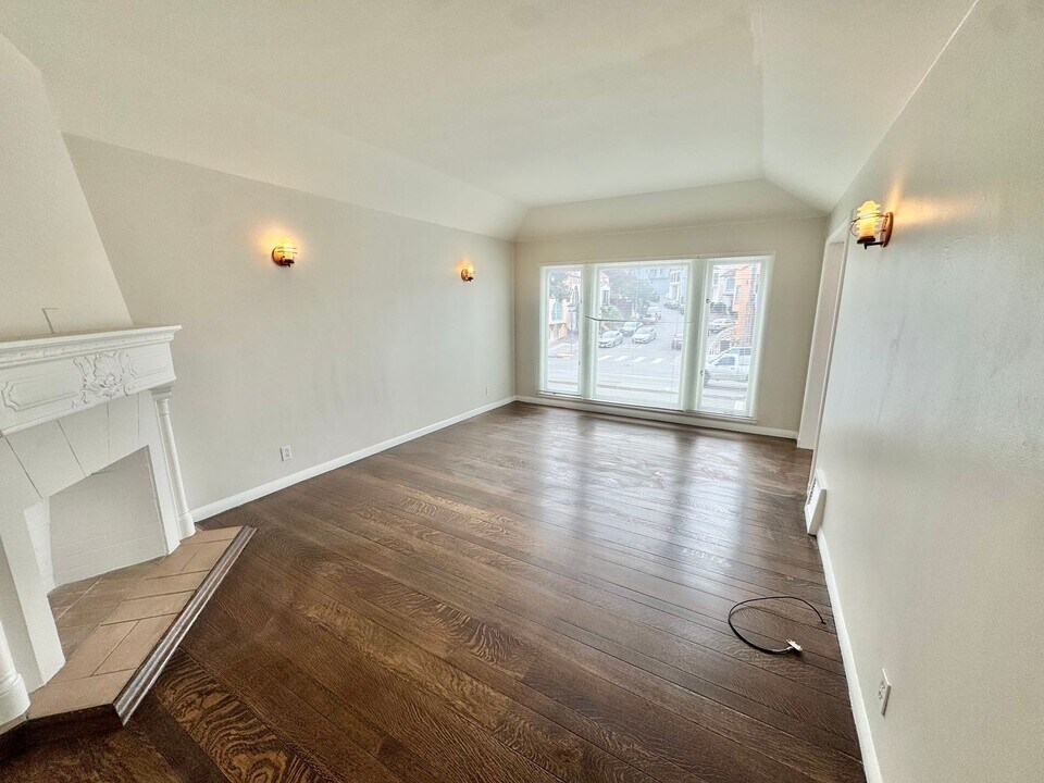 111 Lyell St in San Francisco, CA - Building Photo