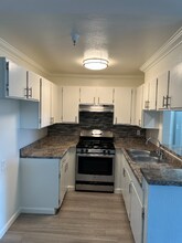 5811 Tujunga Ave in Los Angeles, CA - Building Photo - Building Photo