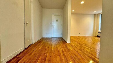 161 Stanton St, Unit 4D in New York, NY - Building Photo - Building Photo