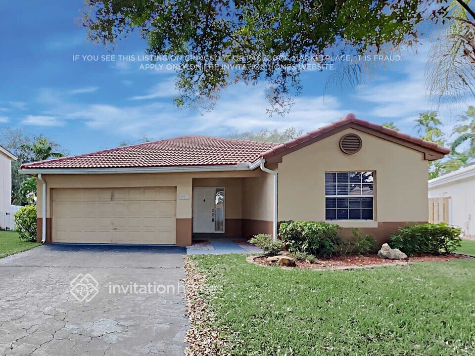 1001 NW 125th Terrace in Sunrise, FL - Foto de edificio