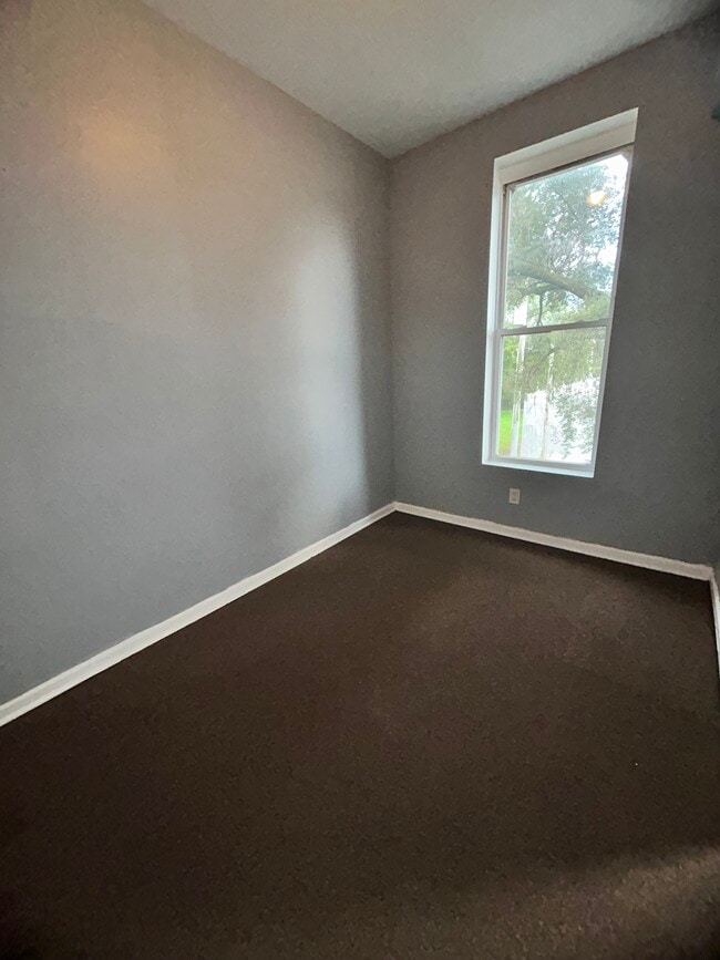146 W 66th St, Unit Unit 2W in Chicago, IL - Building Photo - Building Photo