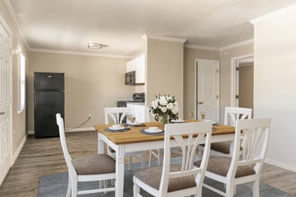 North Washington Apartment Homes in Sarasota, FL - Building Photo - Building Photo