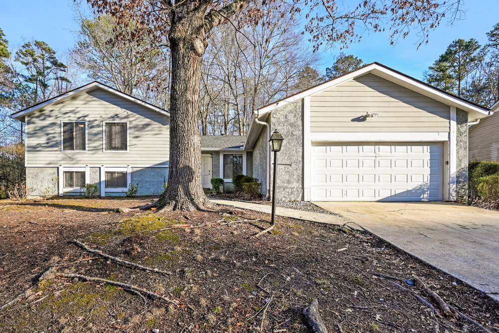 6690 Peppermill Ln in Atlanta, GA - Building Photo