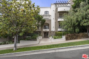 2347 Fox Hills Dr in Los Angeles, CA - Building Photo
