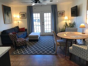 805 Terrell Hill Dr in Austin, TX - Building Photo - Building Photo