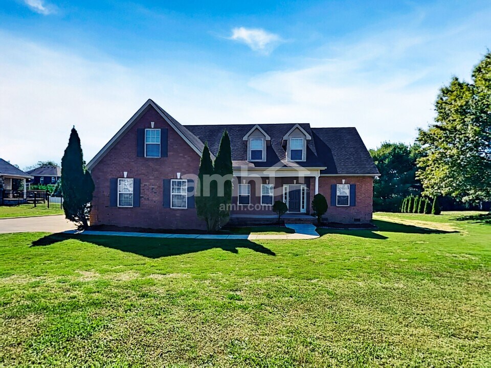 636 Osborne Ln in Murfreesboro, TN - Foto de edificio